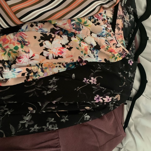 Express Tops - Picture 4 of 4